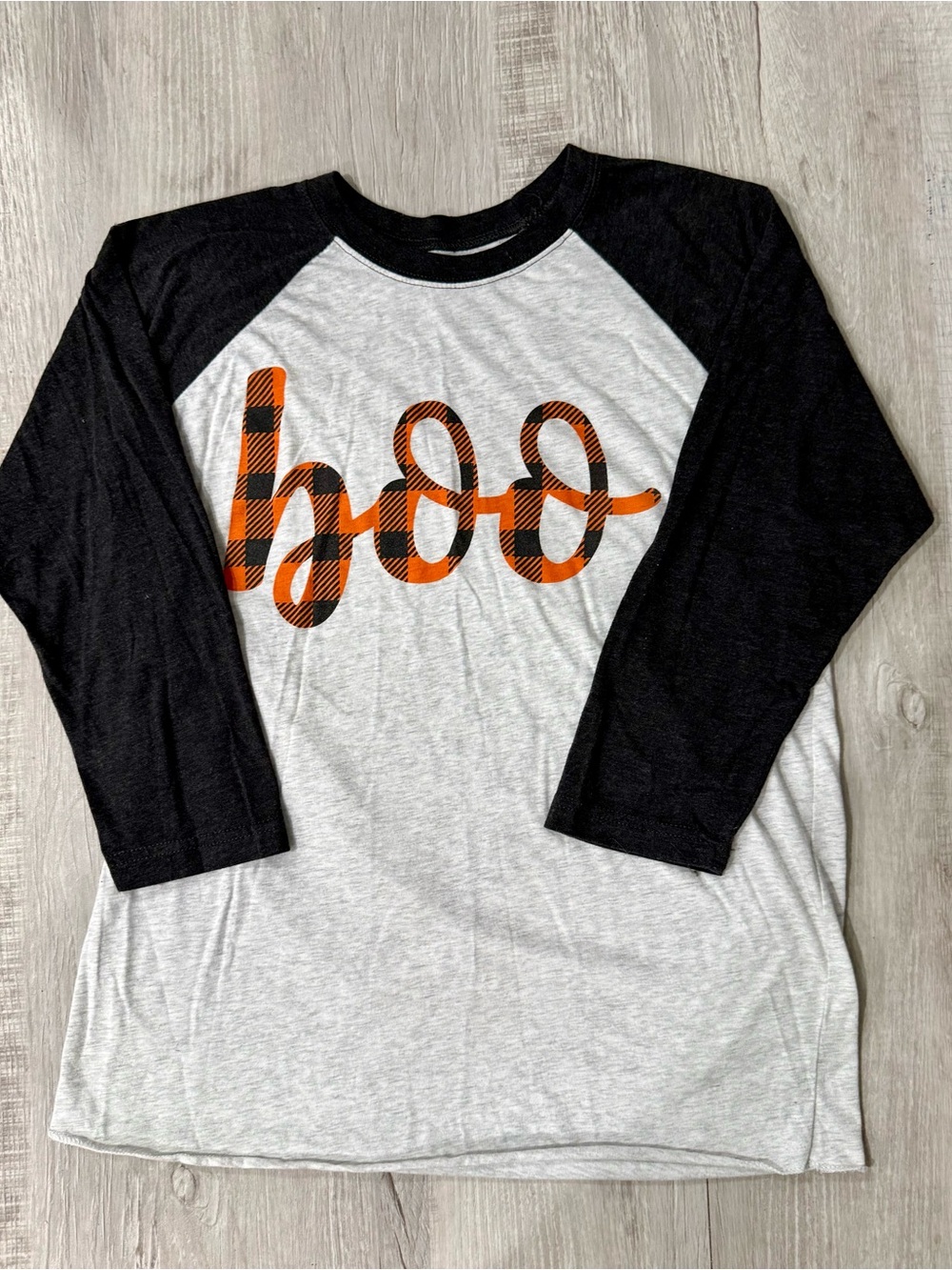 Women’s 3/4 Sleeve Raglan 'Boo' Graphic Tee - Black & Gray Medium